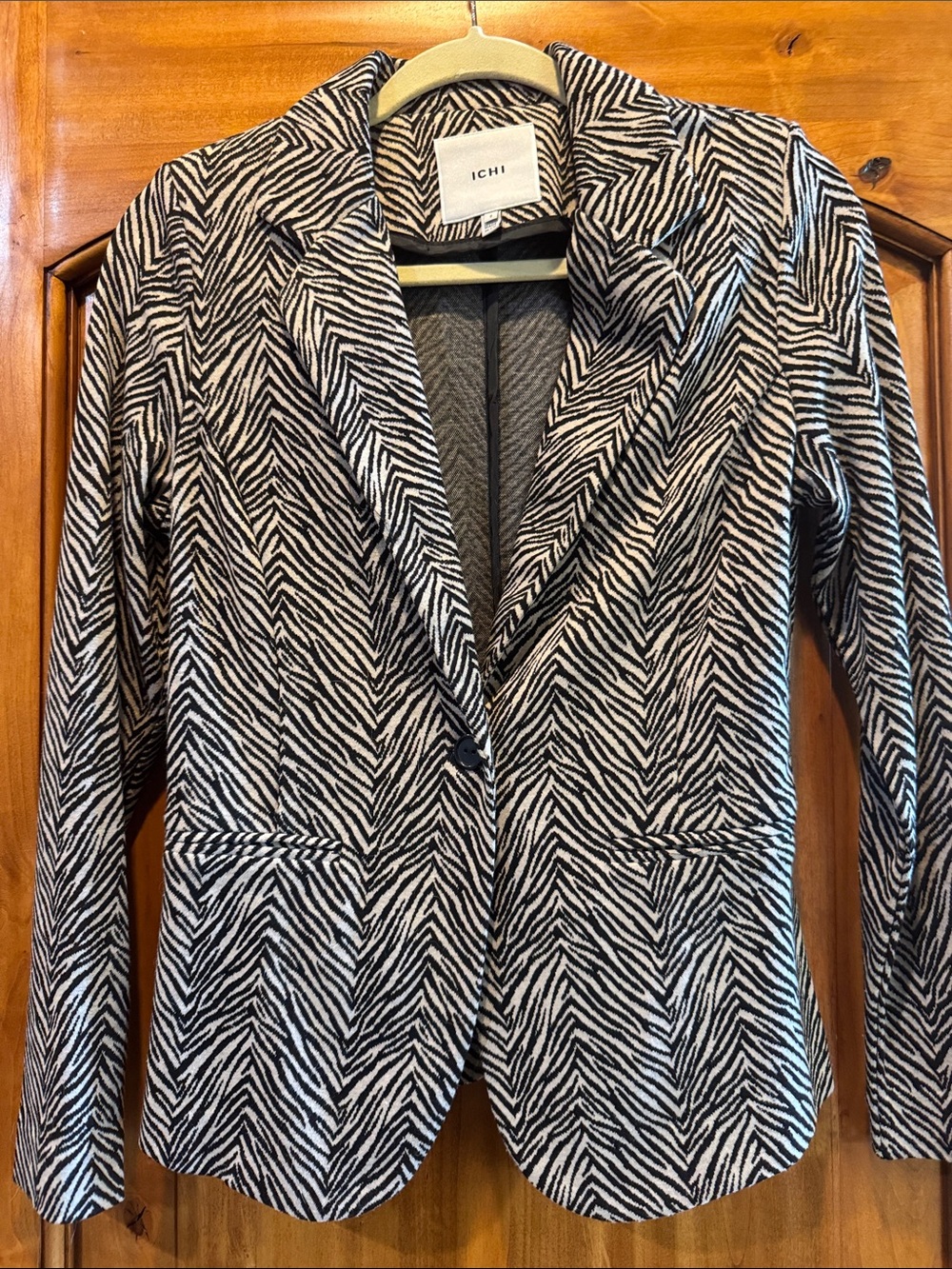 ICHI Black & White Zebra-Pattern Blazer